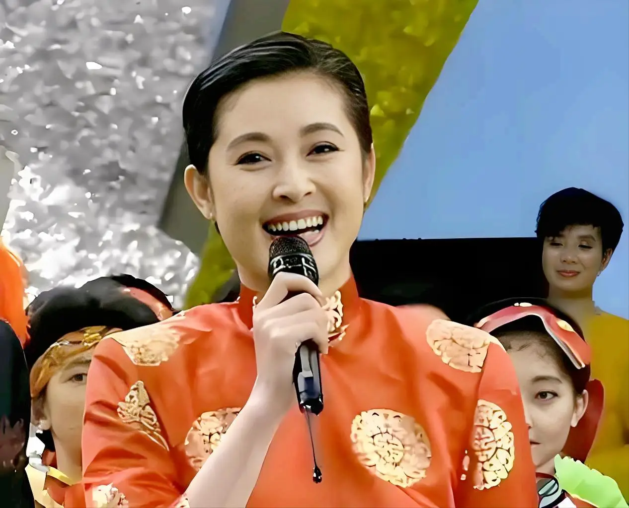 倪萍现身2026年山东卫视春晚!她37年不回家乡主持春晚,这是为何 第6张 倪萍现身2026年山东卫视春晚!她37年不回家乡主持春晚,这是为何 第6张