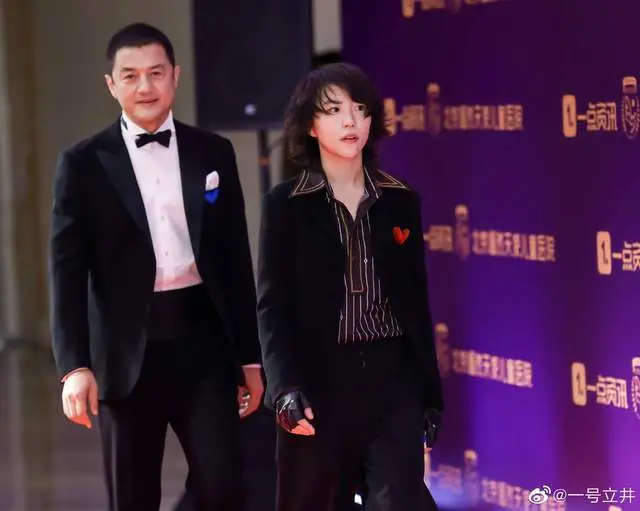 网红质疑李亚鹏沽名钓誉,新华社从另一角度正名 第3张 网红质疑李亚鹏沽名钓誉,新华社从另一角度正名 第3张