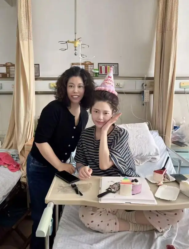 山东25岁美女秦贝贝去世当天下葬,前未婚夫是千万网红 第11张 山东25岁美女秦贝贝去世当天下葬,前未婚夫是千万网红 第11张