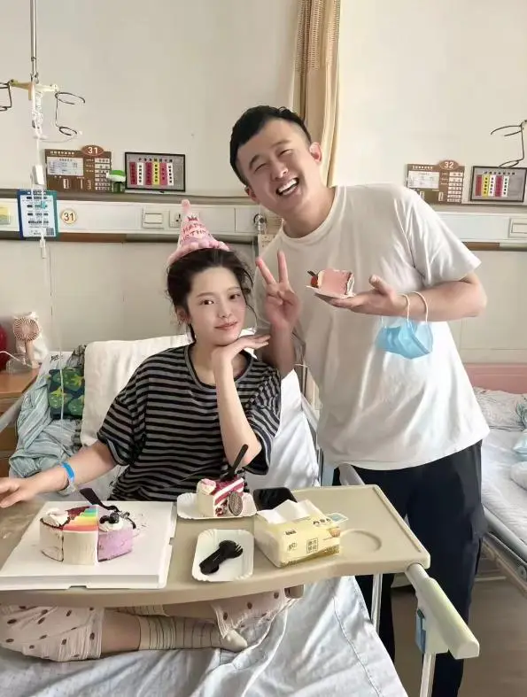 山东25岁美女秦贝贝去世当天下葬,前未婚夫是千万网红 第17张 山东25岁美女秦贝贝去世当天下葬,前未婚夫是千万网红 第17张