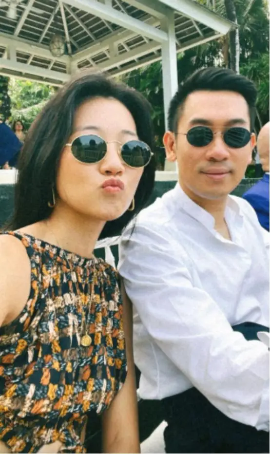 香港知名星二代中门大开,大秀性感孕肚照,一日吐五次,吐到呕血 第5张 香港知名星二代中门大开,大秀性感孕肚照,一日吐五次,吐到呕血 第5张