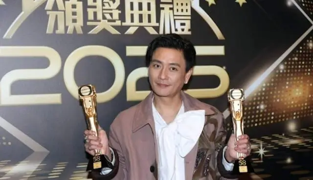 TVB视帝现身市场买菜,背包接地气,刚获得内地年度实力大奖 第1张 TVB视帝现身市场买菜,背包接地气,刚获得内地年度实力大奖 第1张