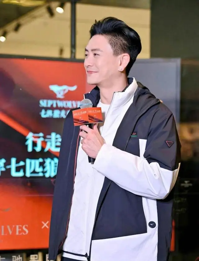 TVB视帝现身市场买菜,背包接地气,刚获得内地年度实力大奖 第9张 TVB视帝现身市场买菜,背包接地气,刚获得内地年度实力大奖 第9张