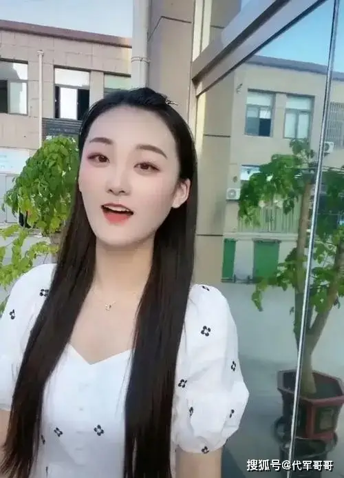 离婚 4 年 27 岁陈亚楠仍单身 为何无人敢娶? 第8张 离婚 4 年 27 岁陈亚楠仍单身 为何无人敢娶? 第8张