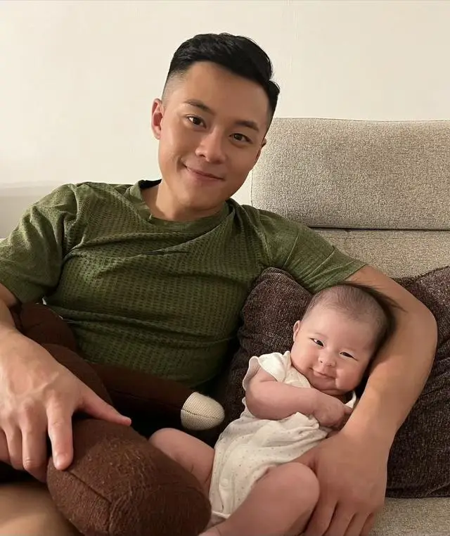 TVB男星晒照被质疑离巢发展!本人亲解疑云,婚后实现三年抱三 第6张 TVB男星晒照被质疑离巢发展!本人亲解疑云,婚后实现三年抱三 第6张