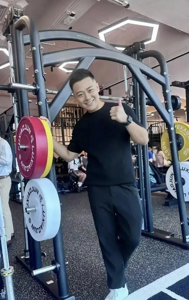 TVB男星晒照被质疑离巢发展!本人亲解疑云,婚后实现三年抱三 第8张 TVB男星晒照被质疑离巢发展!本人亲解疑云,婚后实现三年抱三 第8张