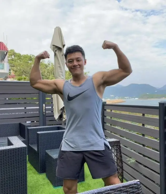 TVB男星晒照被质疑离巢发展!本人亲解疑云,婚后实现三年抱三 第9张 TVB男星晒照被质疑离巢发展!本人亲解疑云,婚后实现三年抱三 第9张