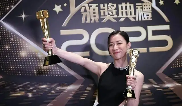 TVB视后现身百亿名媛游艇派对,打入顶级豪门圈,气场十足 第1张 TVB视后现身百亿名媛游艇派对,打入顶级豪门圈,气场十足 第1张