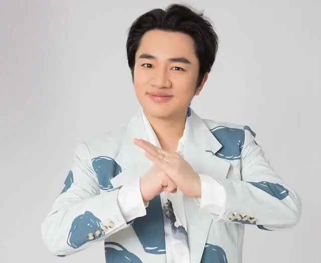 王祖蓝举家搬离上海,重回香港生活,当老板签约超百位艺人 第4张 王祖蓝举家搬离上海,重回香港生活,当老板签约超百位艺人 第4张