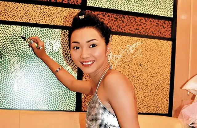 香港知名女星拍限制级影片,赚钱为患癌父亲治病,常年定居内地 第4张 香港知名女星拍限制级影片,赚钱为患癌父亲治病,常年定居内地 第4张