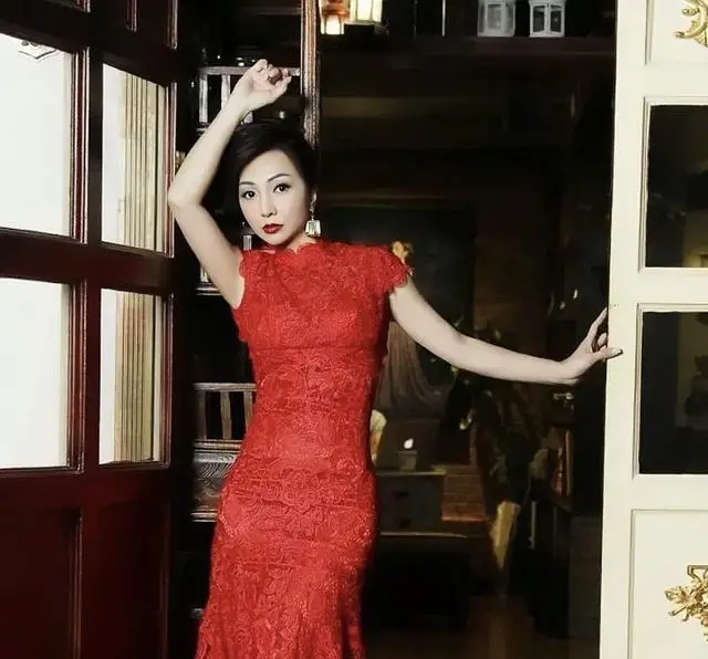 香港知名女星拍限制级影片,赚钱为患癌父亲治病,常年定居内地 第9张 香港知名女星拍限制级影片,赚钱为患癌父亲治病,常年定居内地 第9张