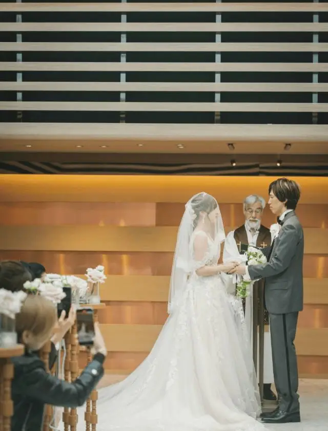 前TVB女主播嫁日本老公晒甜蜜婚照,自爆东京办婚礼原因 第4张 前TVB女主播嫁日本老公晒甜蜜婚照,自爆东京办婚礼原因 第4张