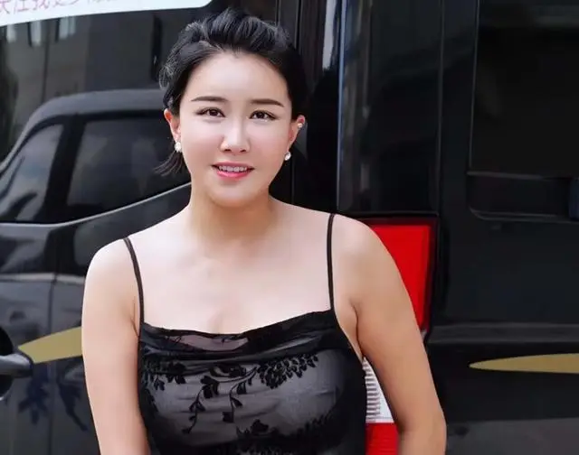 恭喜!香港过气艳星晒照宣布生子,再婚嫁山东农村小伙 第4张 恭喜!香港过气艳星晒照宣布生子,再婚嫁山东农村小伙 第4张