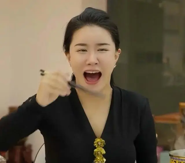 恭喜!香港过气艳星晒照宣布生子,再婚嫁山东农村小伙 第9张 恭喜!香港过气艳星晒照宣布生子,再婚嫁山东农村小伙 第9张