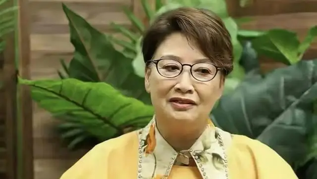 香港知名女星切除子宫,三次流产,为女儿隐忍老公婚内出轨十年 第4张 香港知名女星切除子宫,三次流产,为女儿隐忍老公婚内出轨十年 第4张