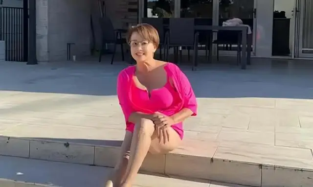 香港知名女星切除子宫,三次流产,为女儿隐忍老公婚内出轨十年 第5张 香港知名女星切除子宫,三次流产,为女儿隐忍老公婚内出轨十年 第5张