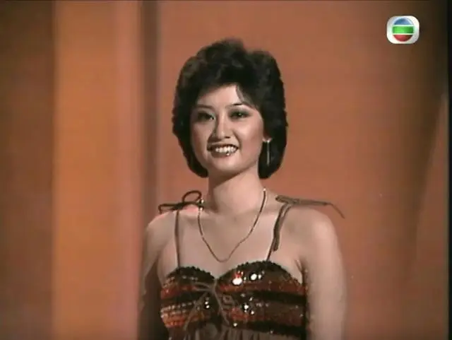 香港知名女星切除子宫,三次流产,为女儿隐忍老公婚内出轨十年 第8张 香港知名女星切除子宫,三次流产,为女儿隐忍老公婚内出轨十年 第8张