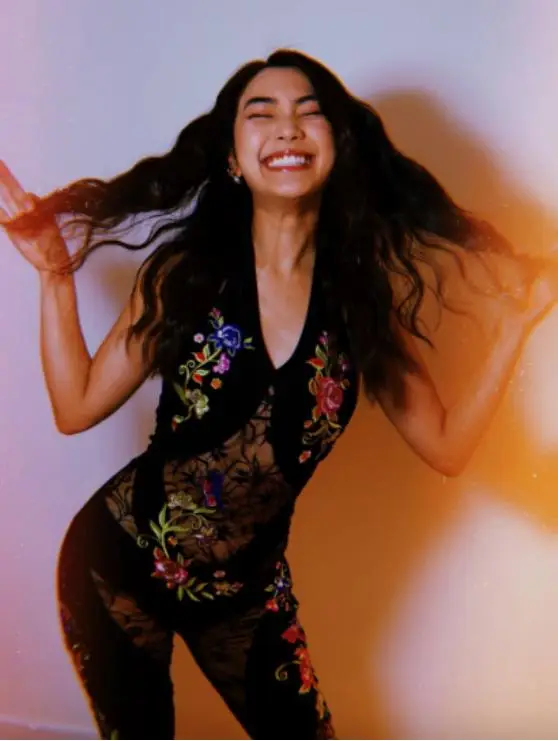 香港知名女星穿透视装庆生,好身材一览无余,曾因失恋三度自杀 第3张 香港知名女星穿透视装庆生,好身材一览无余,曾因失恋三度自杀 第3张