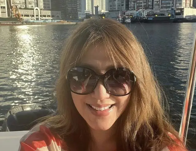 香港知名男星否认恋情,承诺为亡妻终身不娶,已正式退出娱乐圈 第4张 香港知名男星否认恋情,承诺为亡妻终身不娶,已正式退出娱乐圈 第4张