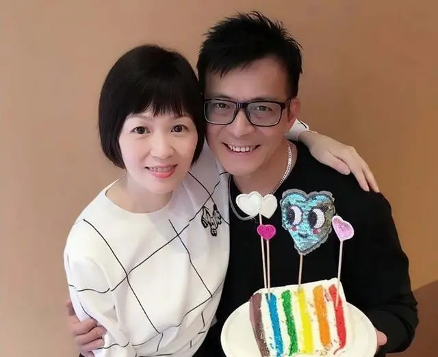 香港知名男星否认恋情,承诺为亡妻终身不娶,已正式退出娱乐圈 第6张 香港知名男星否认恋情,承诺为亡妻终身不娶,已正式退出娱乐圈 第6张