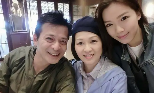 香港知名男星否认恋情,承诺为亡妻终身不娶,已正式退出娱乐圈 第7张 香港知名男星否认恋情,承诺为亡妻终身不娶,已正式退出娱乐圈 第7张