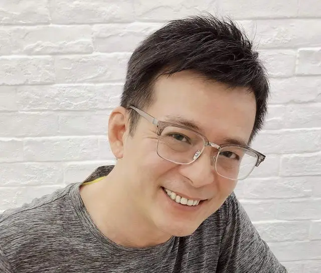 香港知名男星否认恋情,承诺为亡妻终身不娶,已正式退出娱乐圈 第10张 香港知名男星否认恋情,承诺为亡妻终身不娶,已正式退出娱乐圈 第10张