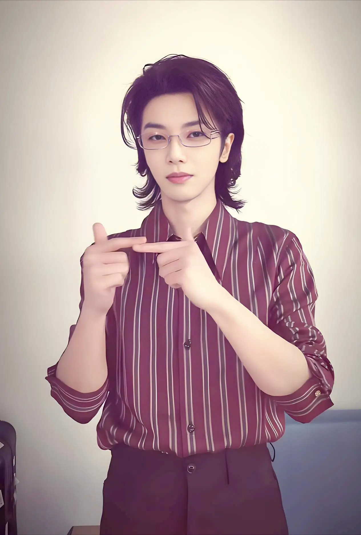 殷秀梅、华晨宇手挽手下班引热议!殷秀梅与洋丈夫离婚了吗? 第3张 殷秀梅、华晨宇手挽手下班引热议!殷秀梅与洋丈夫离婚了吗? 第3张