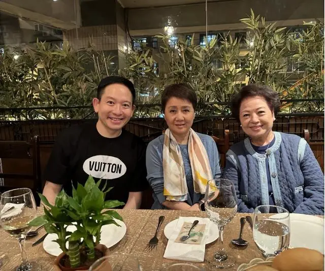 香港知名富豪紧急入院缝合12针,背景深厚,一年内遭遇4次意外 第3张 香港知名富豪紧急入院缝合12针,背景深厚,一年内遭遇4次意外 第3张