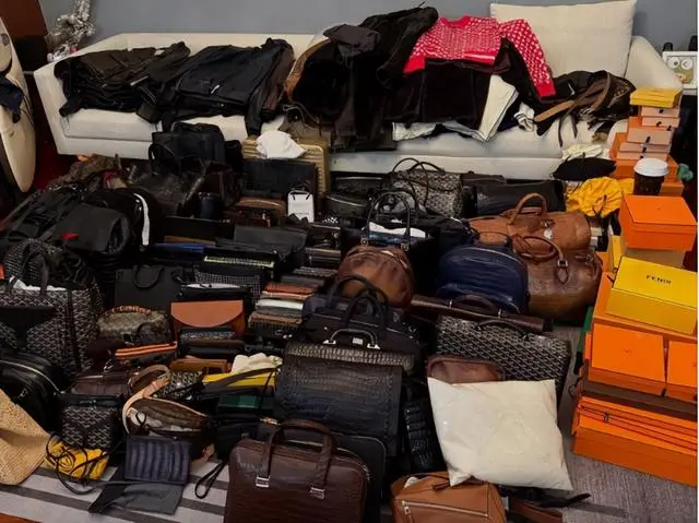 香港知名富豪紧急入院缝合12针,背景深厚,一年内遭遇4次意外 第5张 香港知名富豪紧急入院缝合12针,背景深厚,一年内遭遇4次意外 第5张