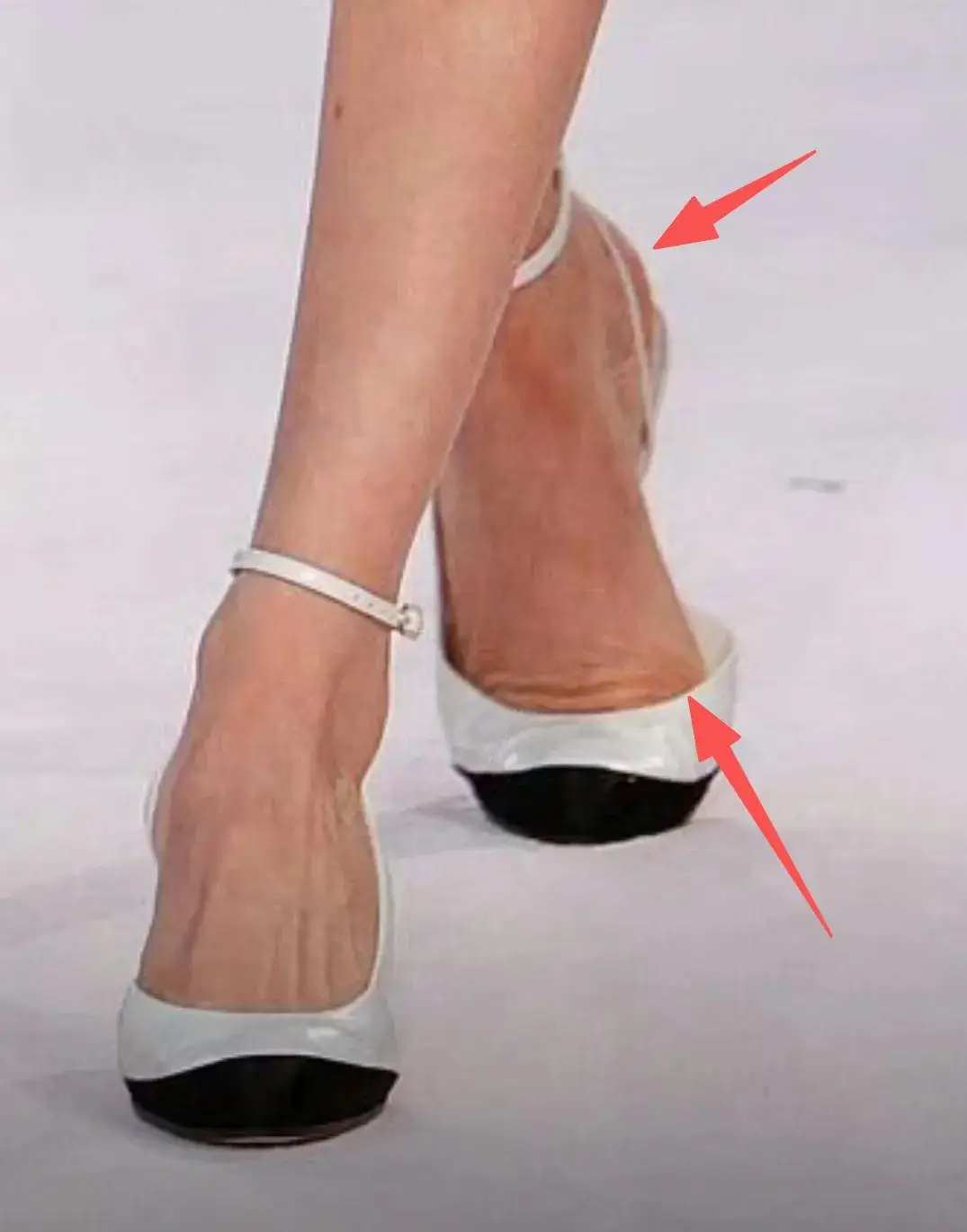 刘雯走秀引争议：疑似跛脚消极怠工，与何穗争倒数第一  第8张